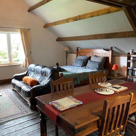 Spacious, Rustic Studio Space For 2 Persons Saint-Cyr-du-Bailleul Eksteriør bilde