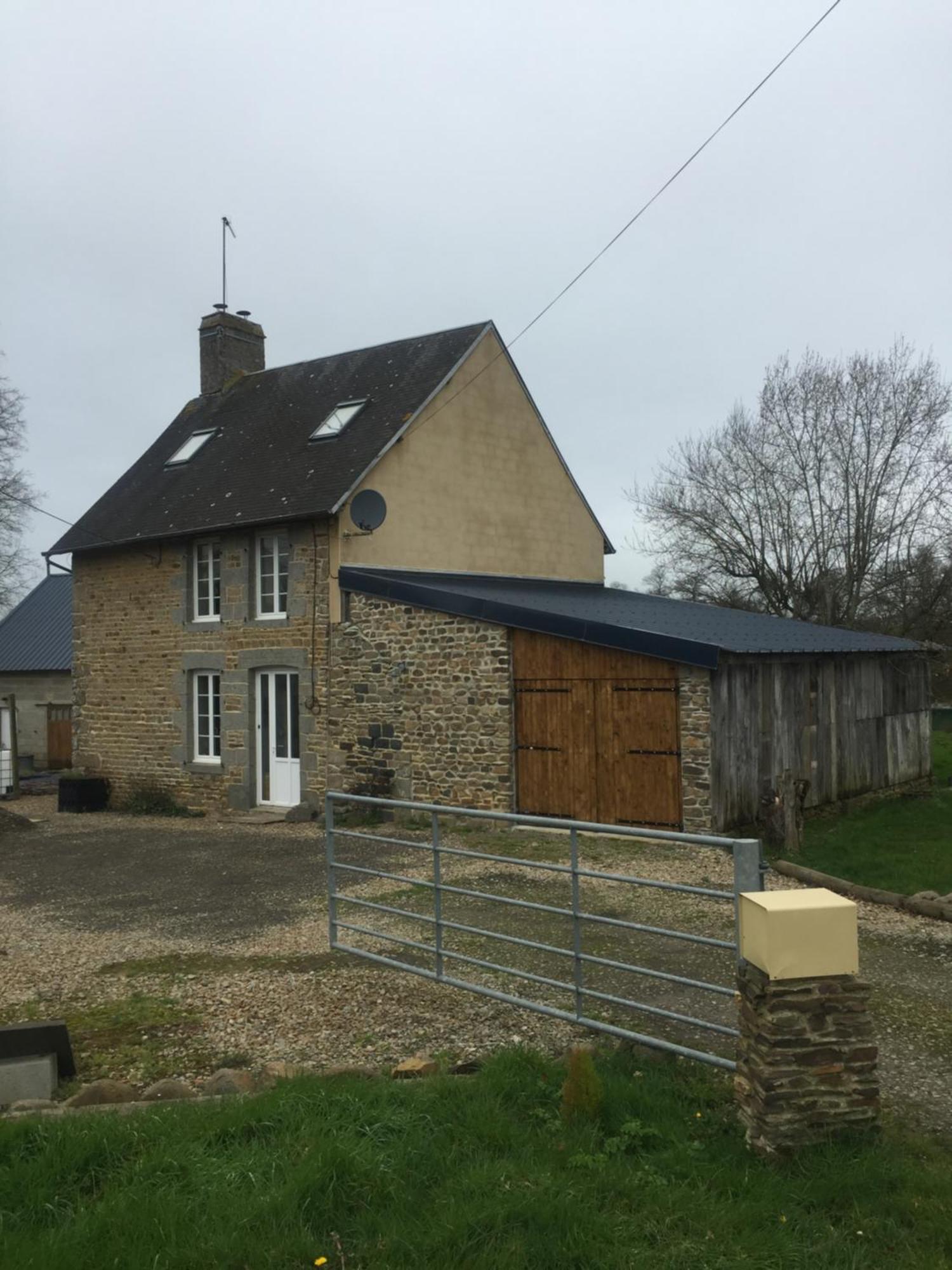 Spacious, Rustic Studio Space For 2 Persons Saint-Cyr-du-Bailleul Eksteriør bilde