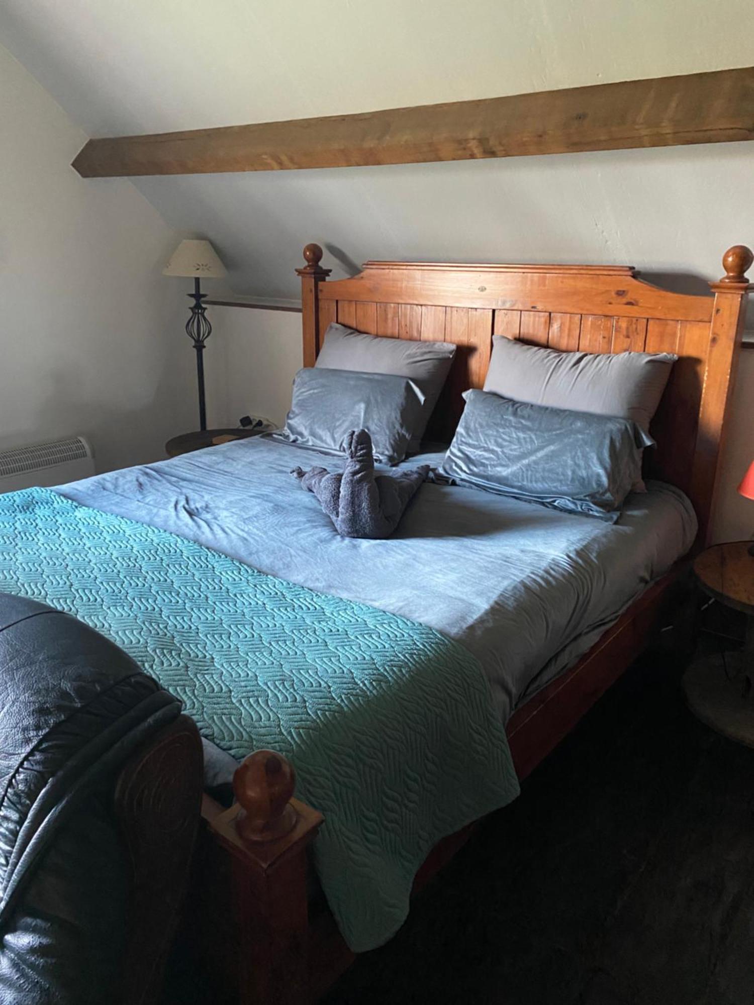 Spacious, Rustic Studio Space For 2 Persons Saint-Cyr-du-Bailleul Eksteriør bilde